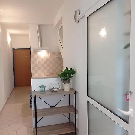 Nina M Apartment Baska Voda