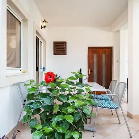 Nina M Apartment *